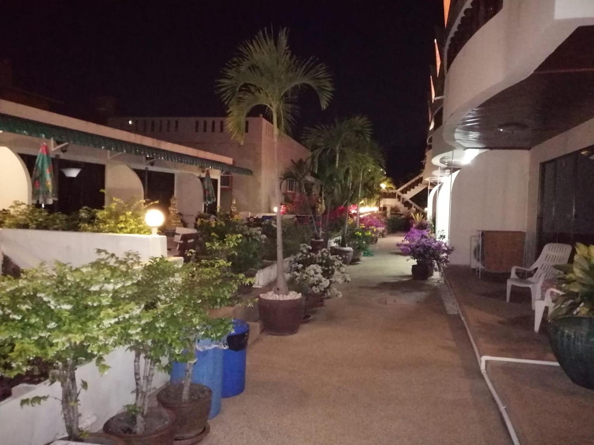 Blue Sky Residence Patong Exterior photo