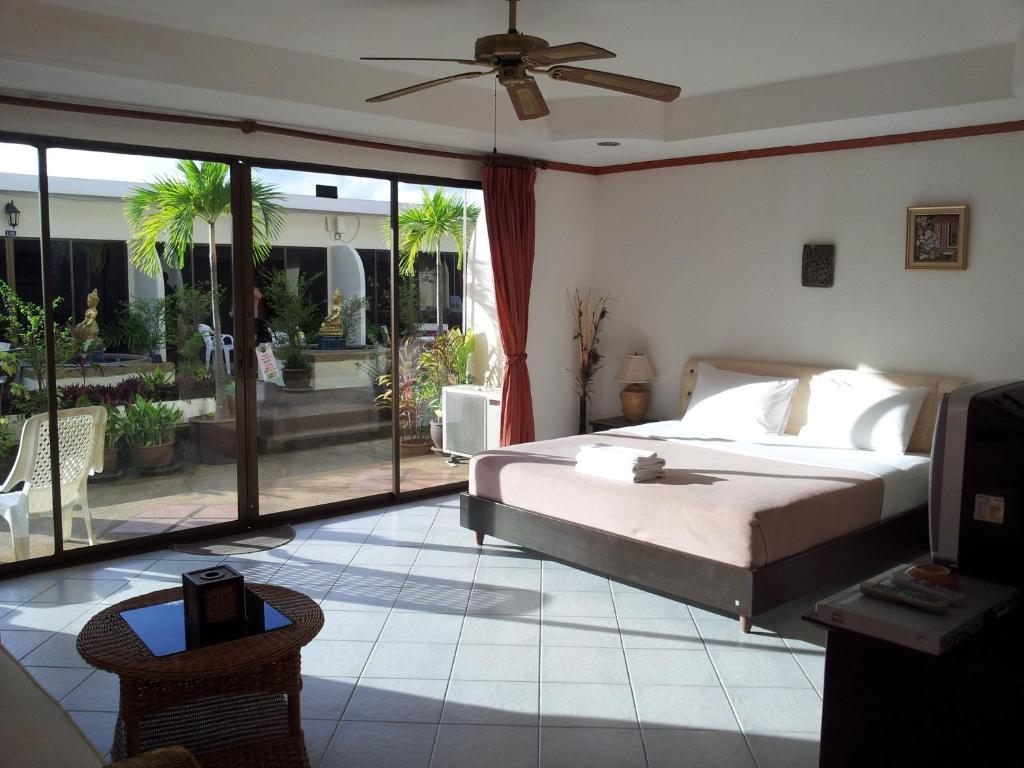 Blue Sky Residence Patong Exterior photo