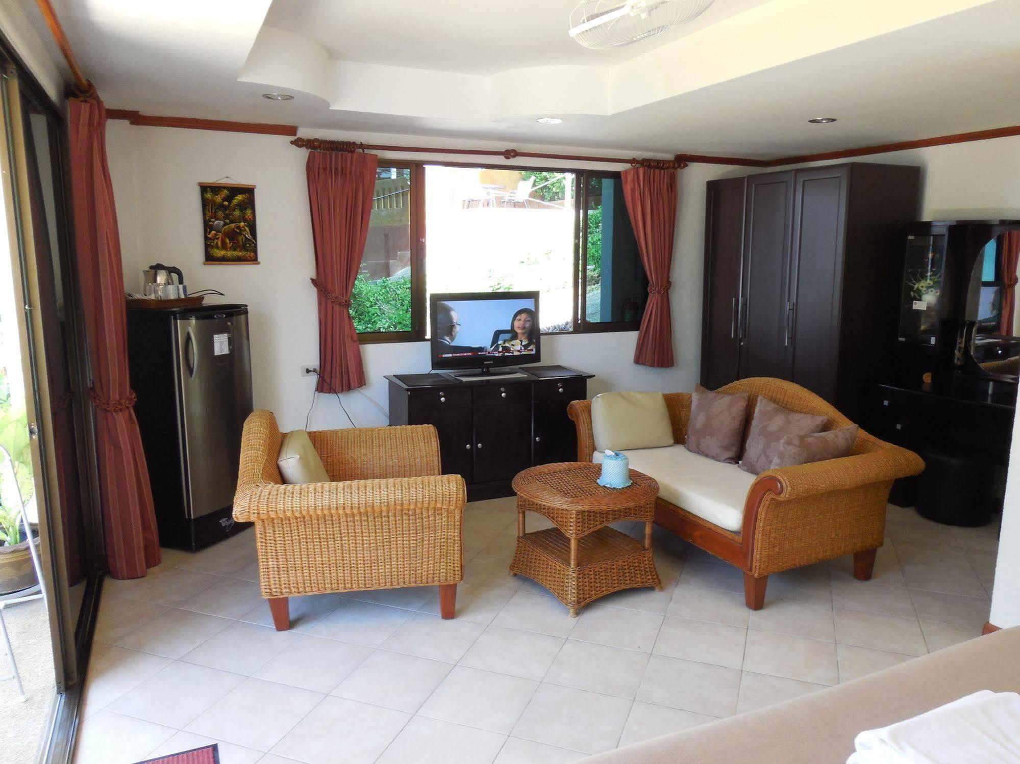 Blue Sky Residence Patong Exterior photo