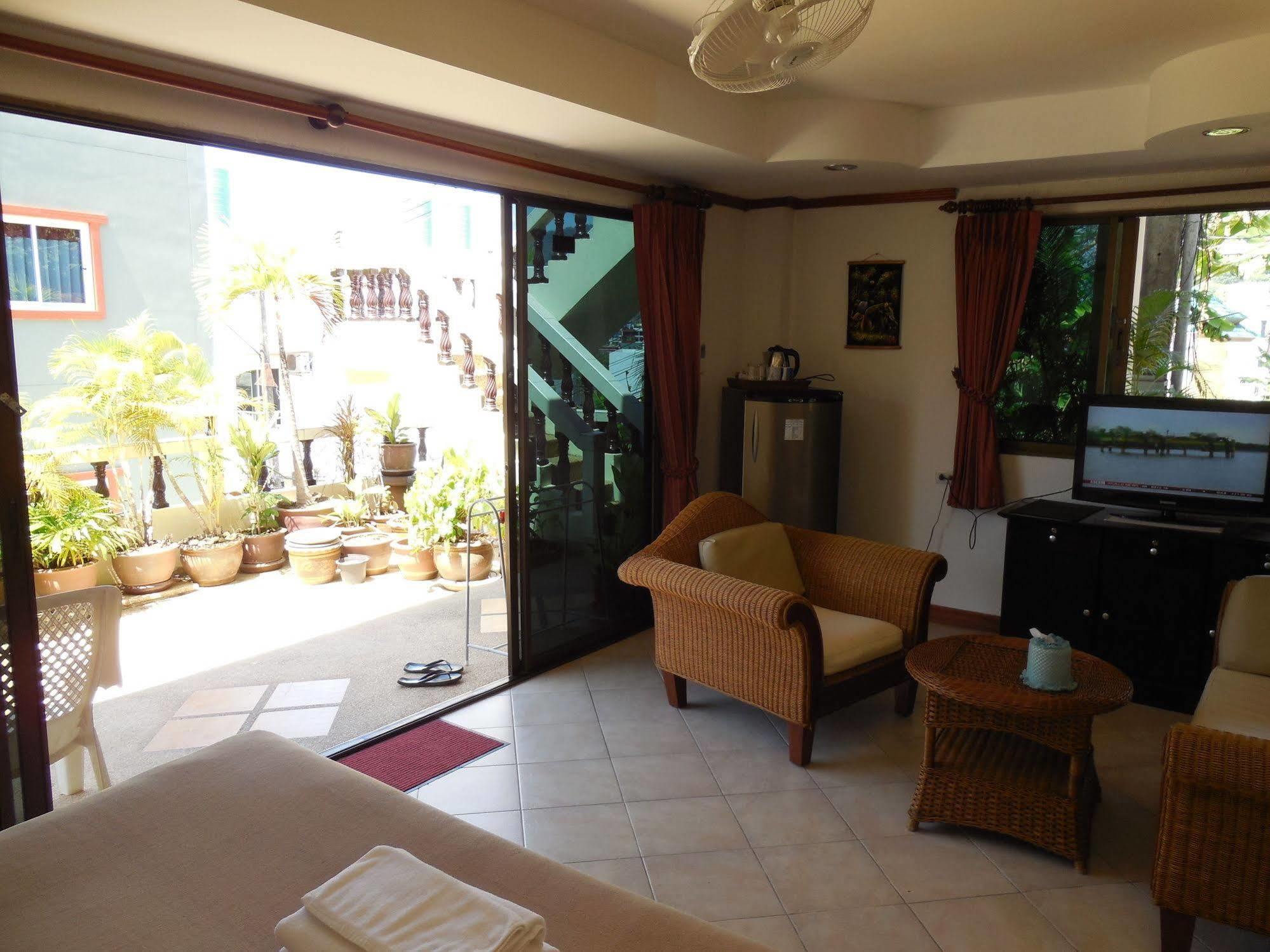 Blue Sky Residence Patong Exterior photo