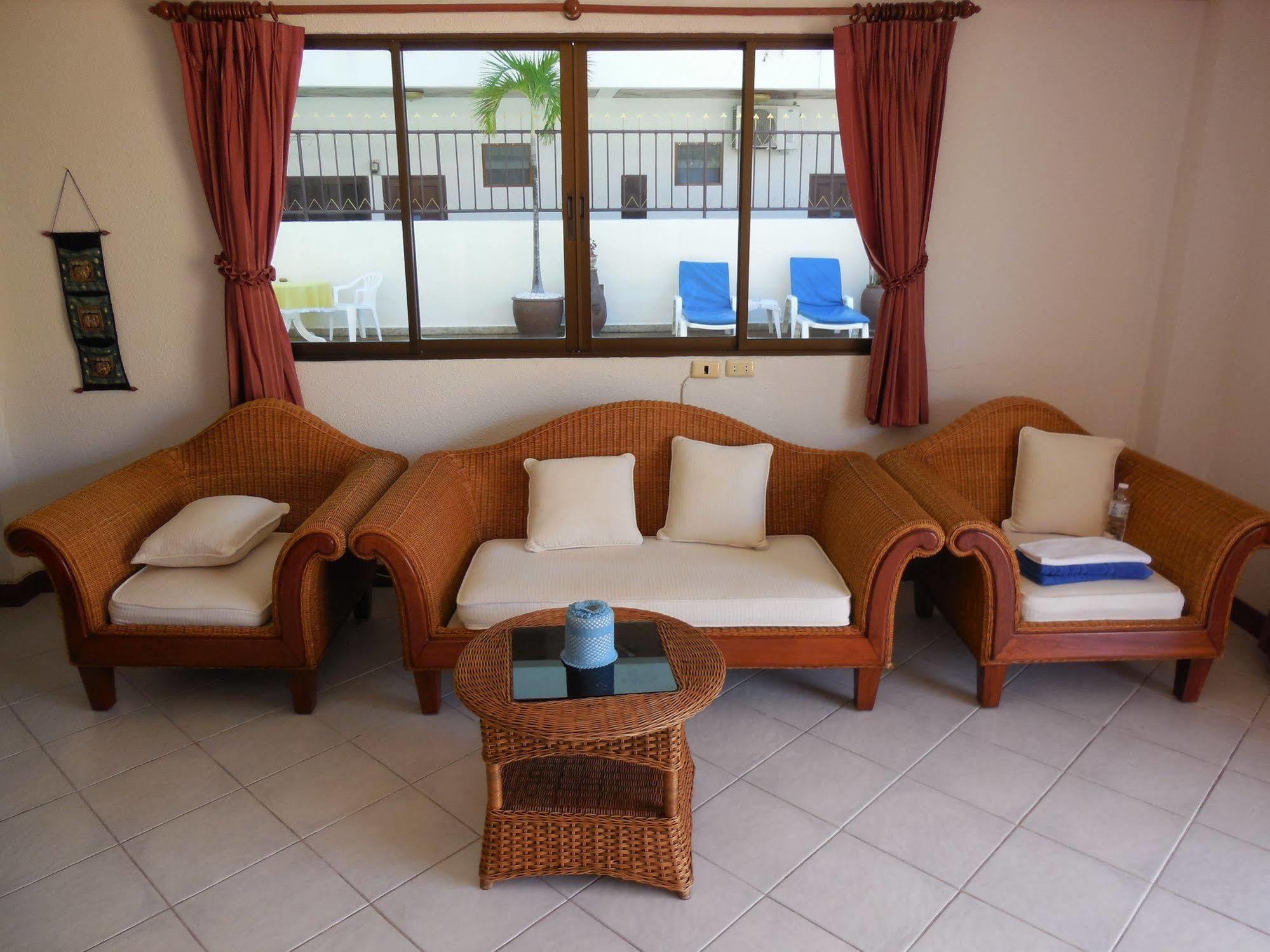 Blue Sky Residence Patong Exterior photo