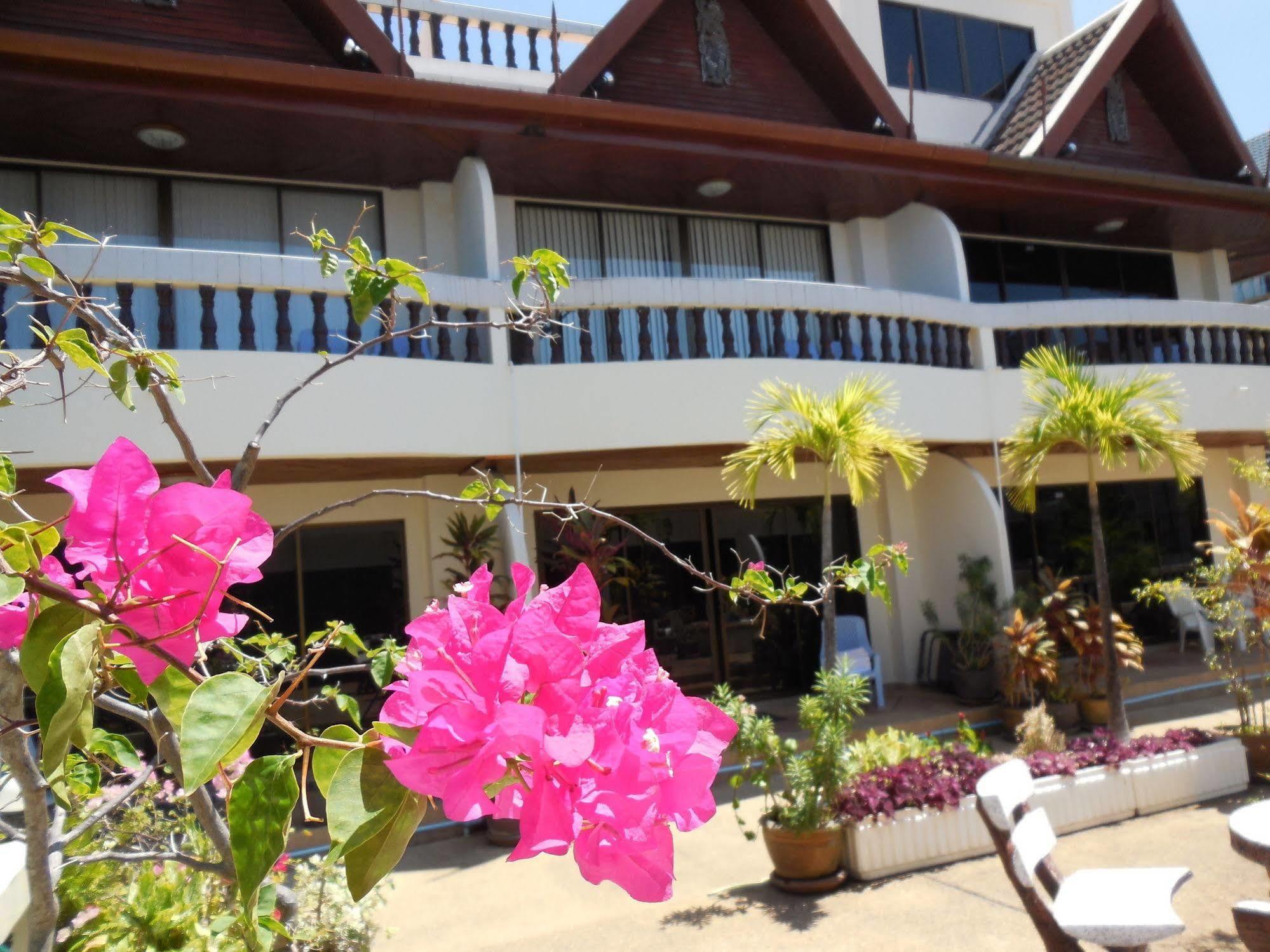 Blue Sky Residence Patong Exterior photo