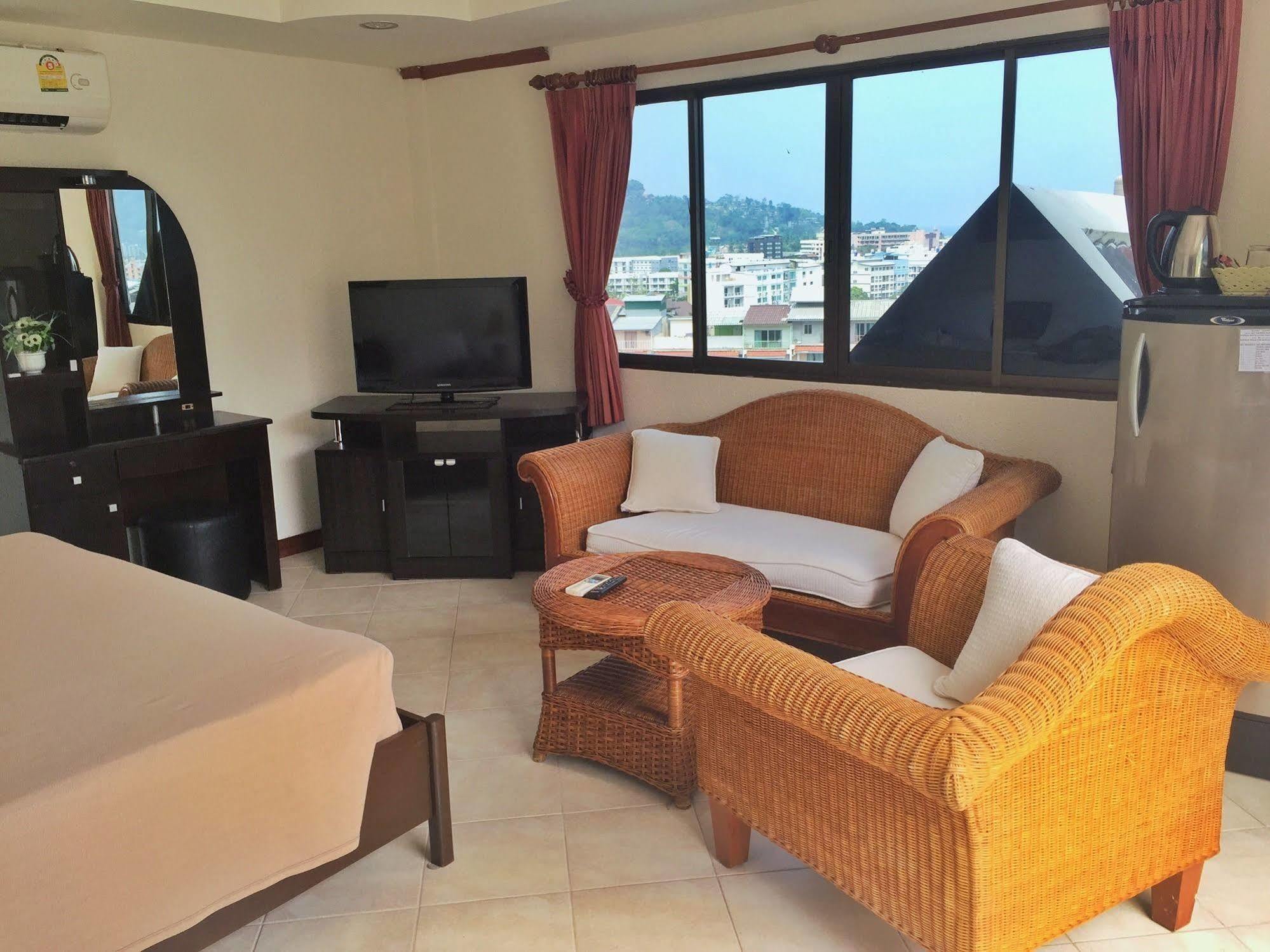 Blue Sky Residence Patong Exterior photo