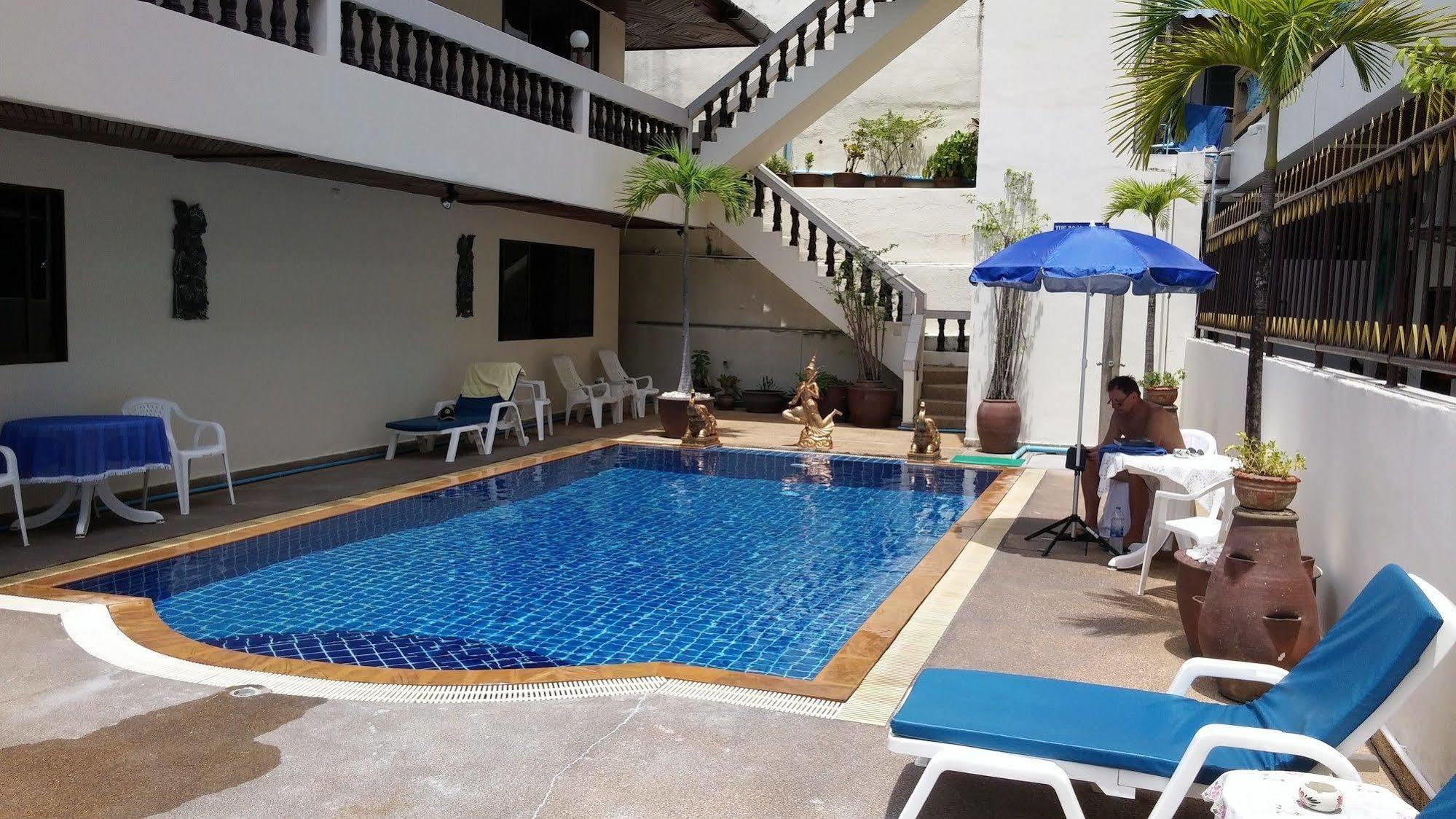 Blue Sky Residence Patong Exterior photo